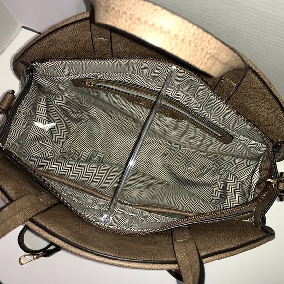 Jen & Co Hat Box Crossbody TAN & BROWN Snake Print - Picture 7 of 7